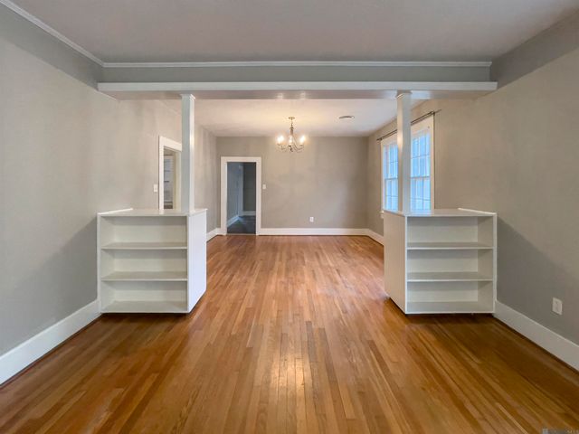 823 Ingleside Dr, Baton Rouge, LA 70806