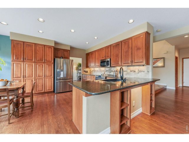 1006 Fox Hills Dr, Fort Collins, CO 80526