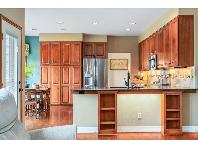 1006 Fox Hills Dr, Fort Collins, CO 80526