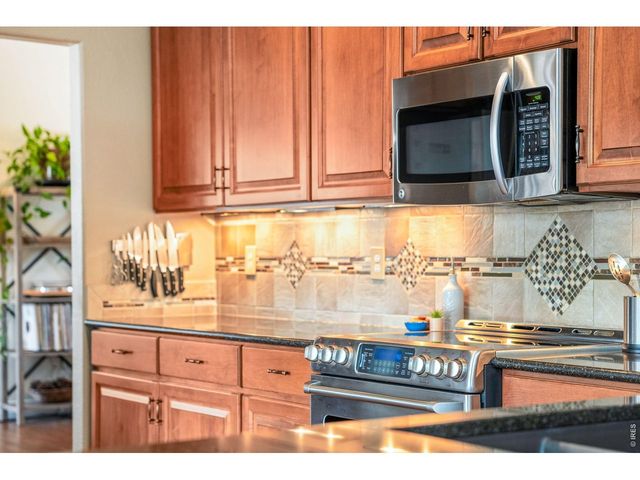 1006 Fox Hills Dr, Fort Collins, CO 80526