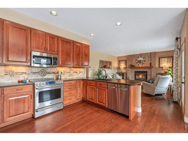 1006 Fox Hills Dr, Fort Collins, CO 80526