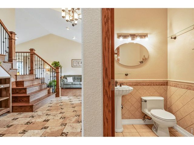 1006 Fox Hills Dr, Fort Collins, CO 80526