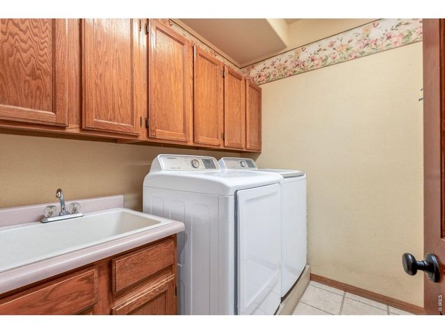 1006 Fox Hills Dr, Fort Collins, CO 80526