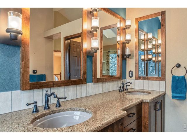 1006 Fox Hills Dr, Fort Collins, CO 80526