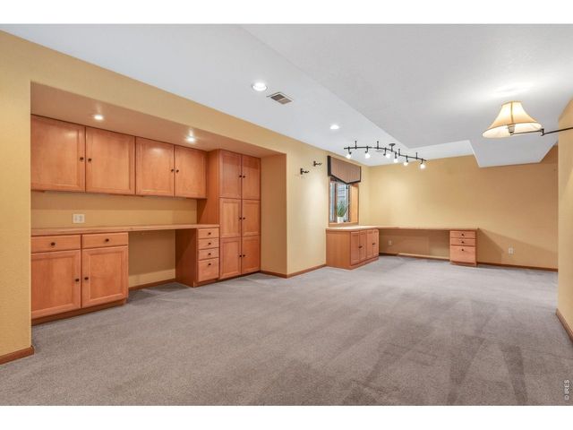 1006 Fox Hills Dr, Fort Collins, CO 80526