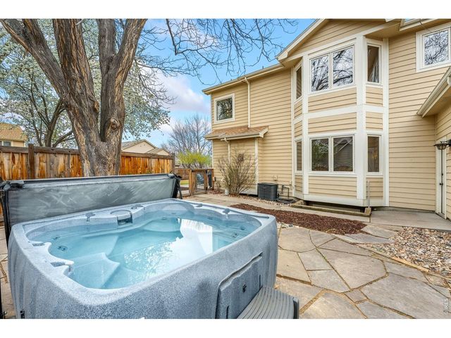 1006 Fox Hills Dr, Fort Collins, CO 80526