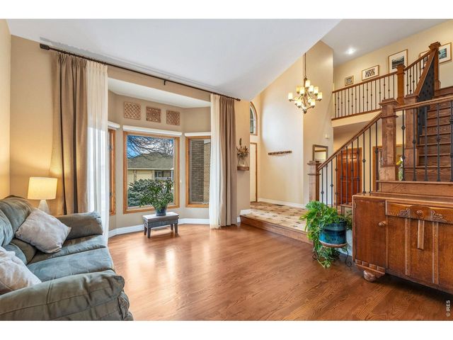 1006 Fox Hills Dr, Fort Collins, CO 80526