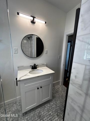 226 N Greenbush Road, North Greenbush, NY 12180