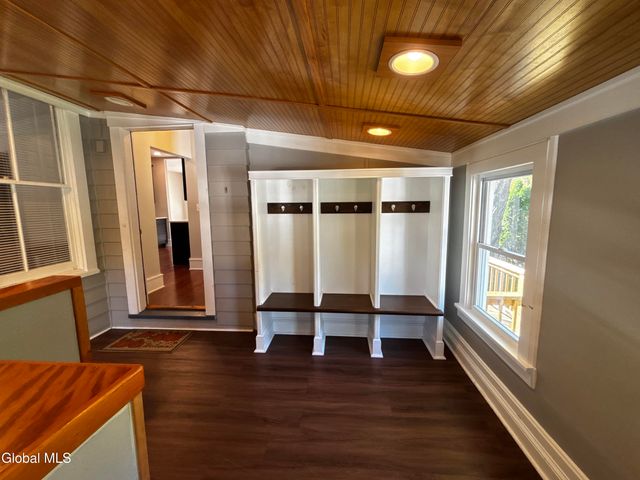 226 N Greenbush Road, North Greenbush, NY 12180