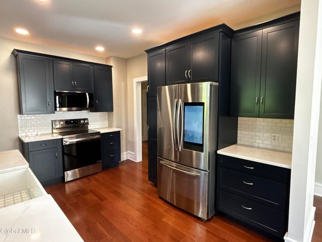 226 N Greenbush Road, North Greenbush, NY 12180