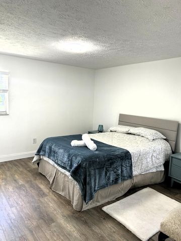 1427 Riverside Circle, Wellington, FL 33414