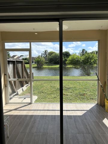 1427 Riverside Circle, Wellington, FL 33414