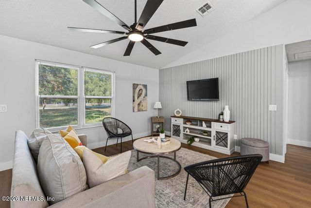 45 MINT Circle, Middleburg, FL 32068