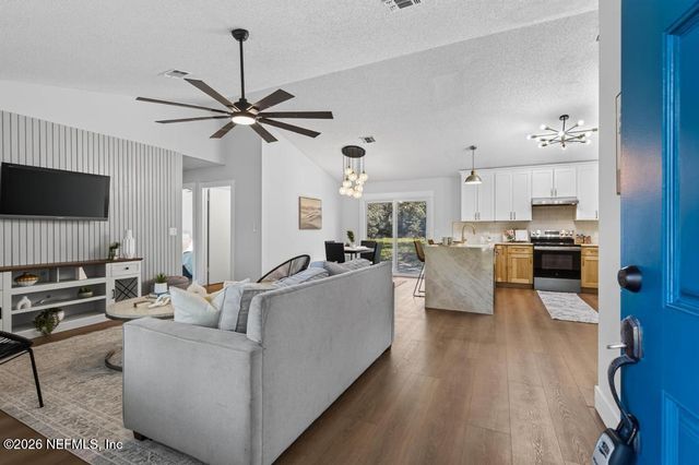 45 MINT Circle, Middleburg, FL 32068