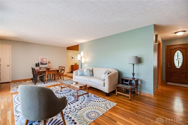 3076 Beech Hill Drive, Sugarcreek Twp, OH 45370