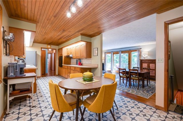 3076 Beech Hill Drive, Sugarcreek Twp, OH 45370