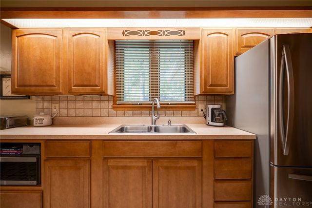 3076 Beech Hill Drive, Sugarcreek Twp, OH 45370