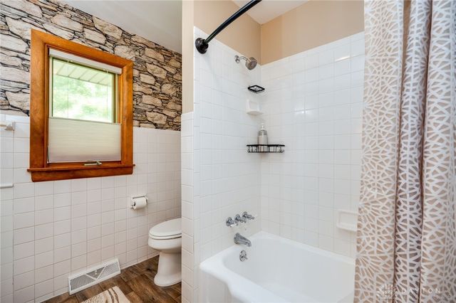 3076 Beech Hill Drive, Sugarcreek Twp, OH 45370