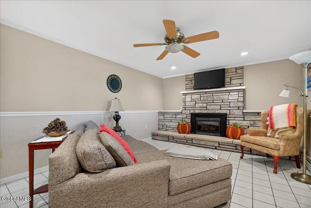 7 Cappabianca Drive, Waterford, NY 12188