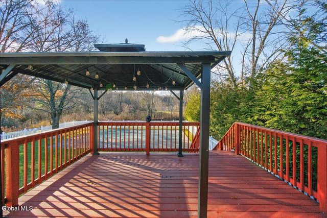 7 Cappabianca Drive, Waterford, NY 12188