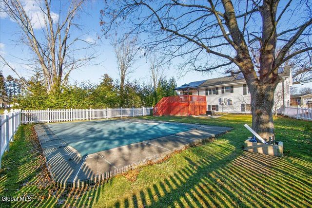 7 Cappabianca Drive, Waterford, NY 12188