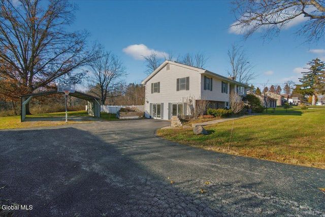 7 Cappabianca Drive, Waterford, NY 12188