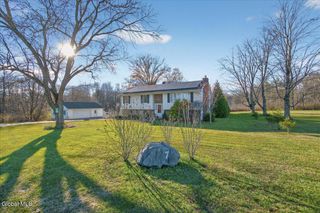 7 Cappabianca Drive, Waterford, NY 12188