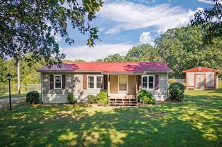 370 Jay Hutchings Rd, Sparta, TN 38583