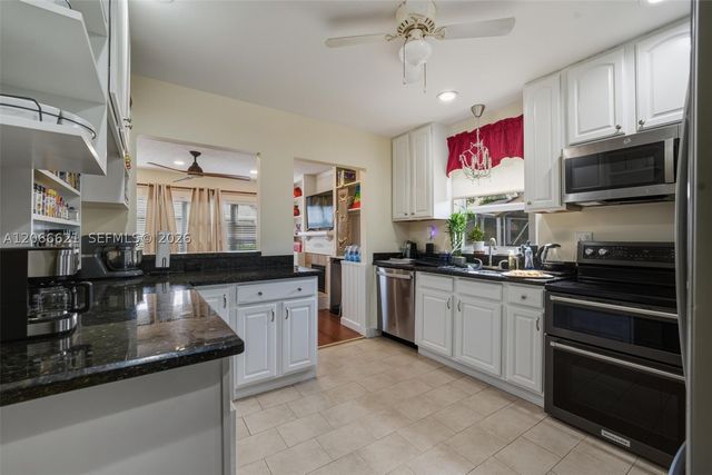 10308 Greenbriar Ct, Boca Raton, FL 33498