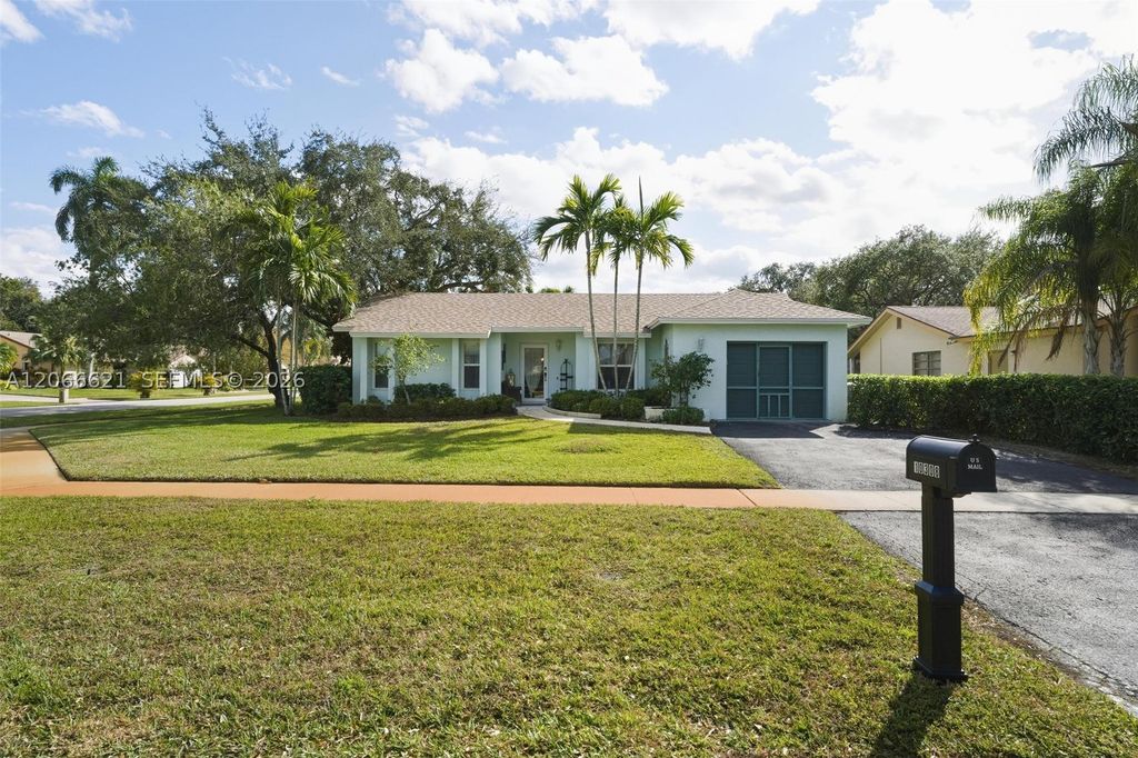 10308 Greenbriar Ct, Boca Raton, FL 33498