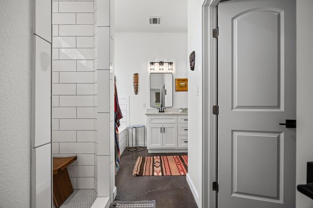 145 Haliimaile LN, Bastrop, TX 78602