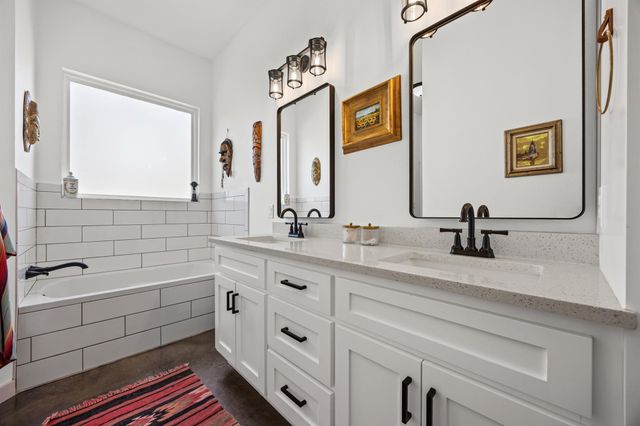 145 Haliimaile LN, Bastrop, TX 78602