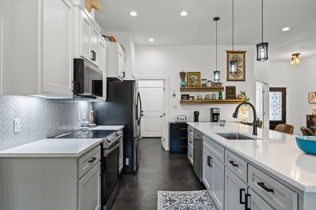 145 Haliimaile LN, Bastrop, TX 78602