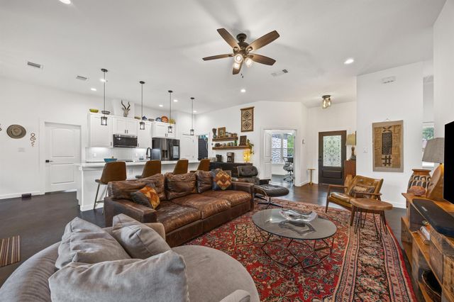 145 Haliimaile LN, Bastrop, TX 78602