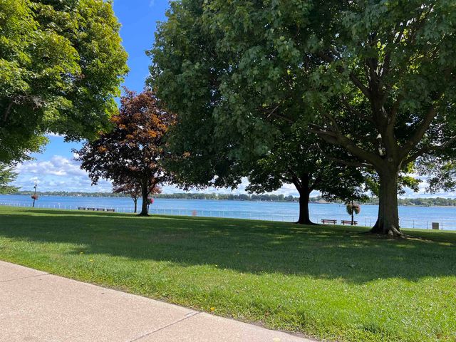 785 W Snowbird Circle, St Clair, MI 48079