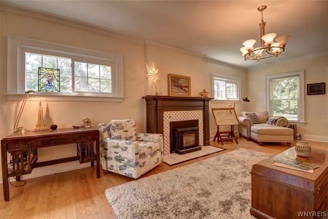 703 Maple Avenue, Niagara Falls, NY 14305