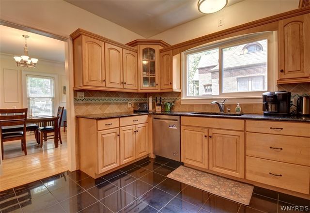 703 Maple Avenue, Niagara Falls, NY 14305