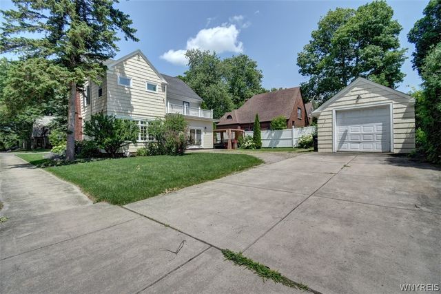 703 Maple Avenue, Niagara Falls, NY 14305