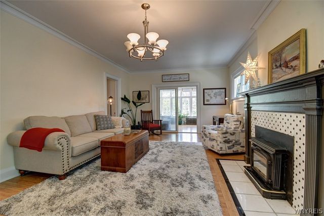 703 Maple Avenue, Niagara Falls, NY 14305