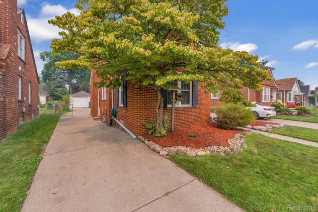 811 Mayburn Street, Dearborn, MI 48128