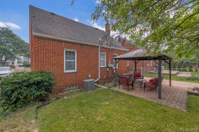 811 Mayburn Street, Dearborn, MI 48128
