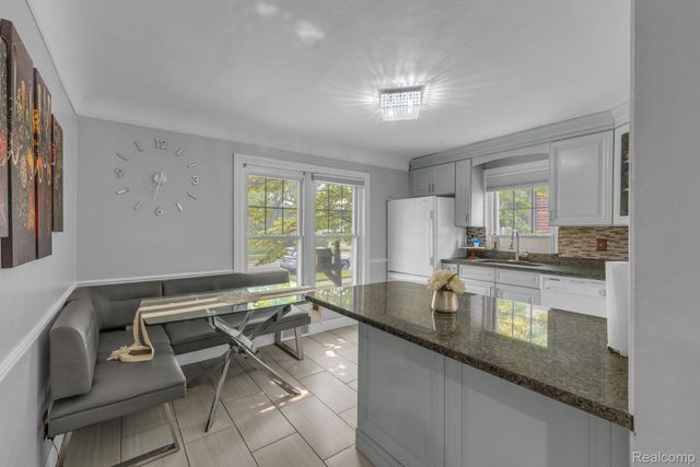 811 Mayburn Street, Dearborn, MI 48128