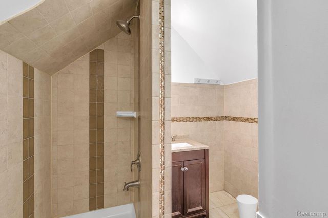 811 Mayburn Street, Dearborn, MI 48128