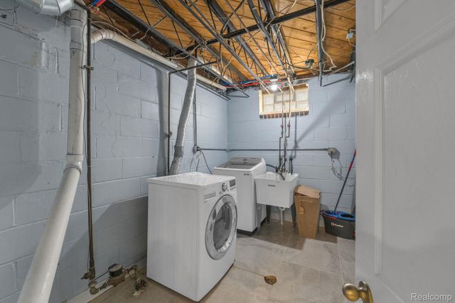 811 Mayburn Street, Dearborn, MI 48128