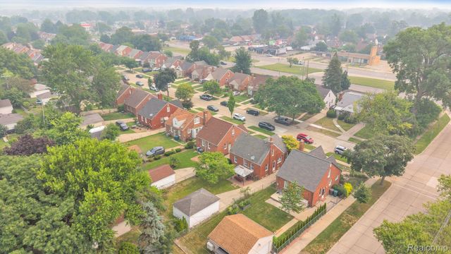 811 Mayburn Street, Dearborn, MI 48128