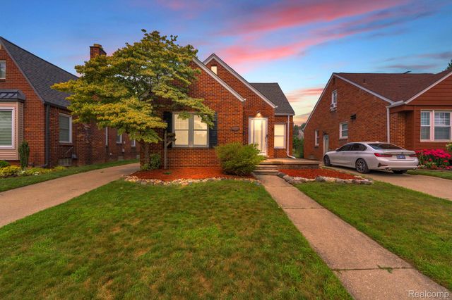 811 Mayburn Street, Dearborn, MI 48128