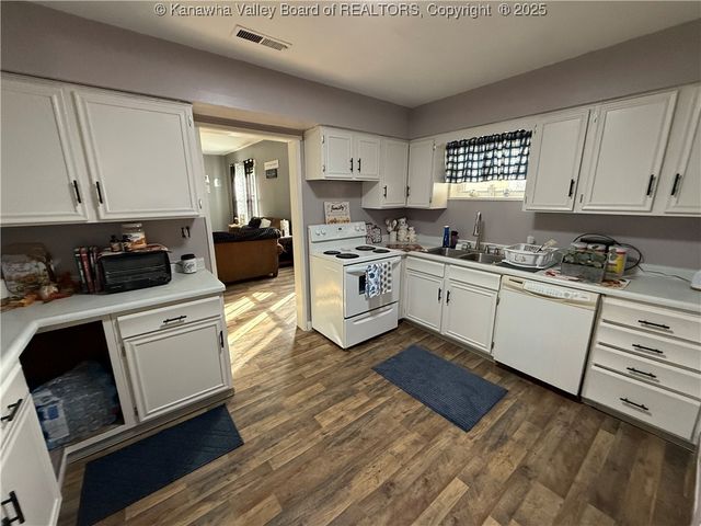 222 2nd Avenue, Logan, WV 25601