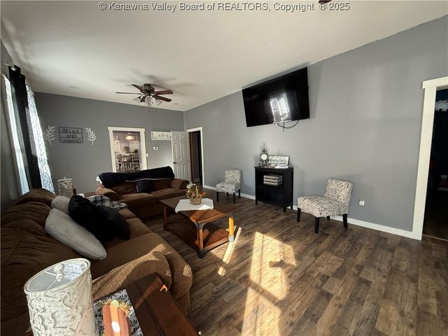 222 2nd Avenue, Logan, WV 25601