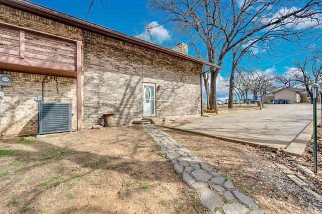 1185 Lakewood Circle, Alvarado, TX 76009