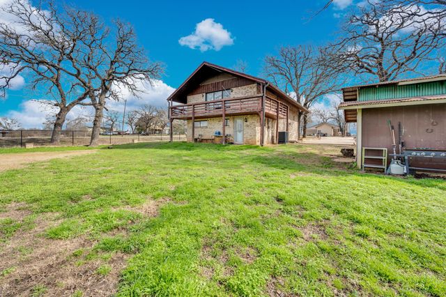 1185 Lakewood Circle, Alvarado, TX 76009